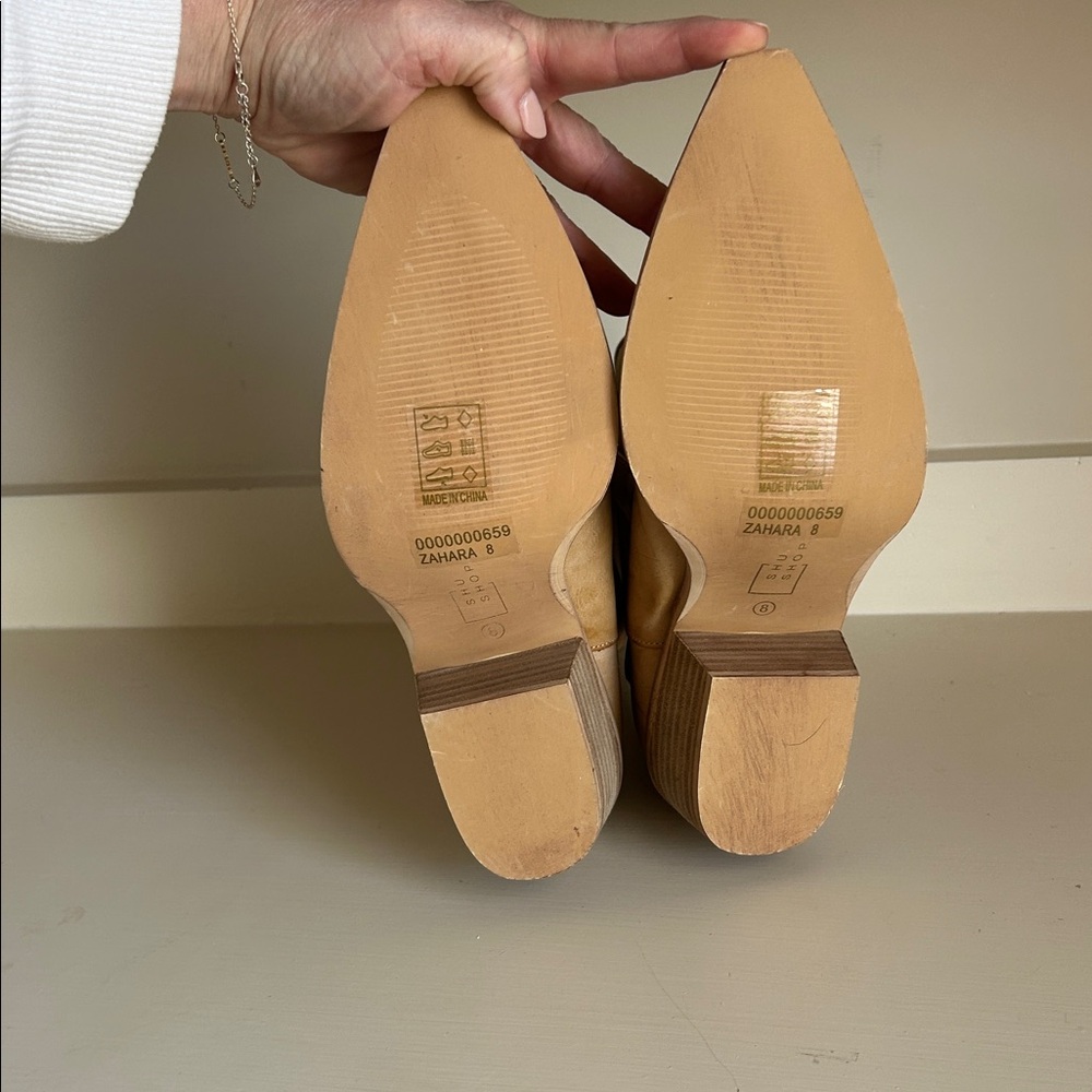Women's Tan Western Ankle Boots - Stylish Pointed Toe - Picture 7 of 8